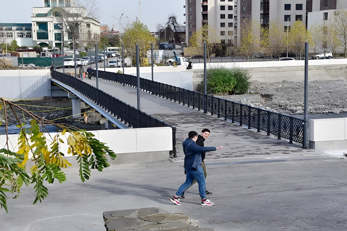 Изготовление и монтаж пешеходного моста через реку Терек во Владикавказе